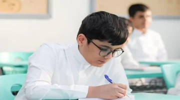 الدروس الخصوصية فخ خطير.. خبير يكشف كيف تدمر استقلالية الطالب وثقته بنفسه